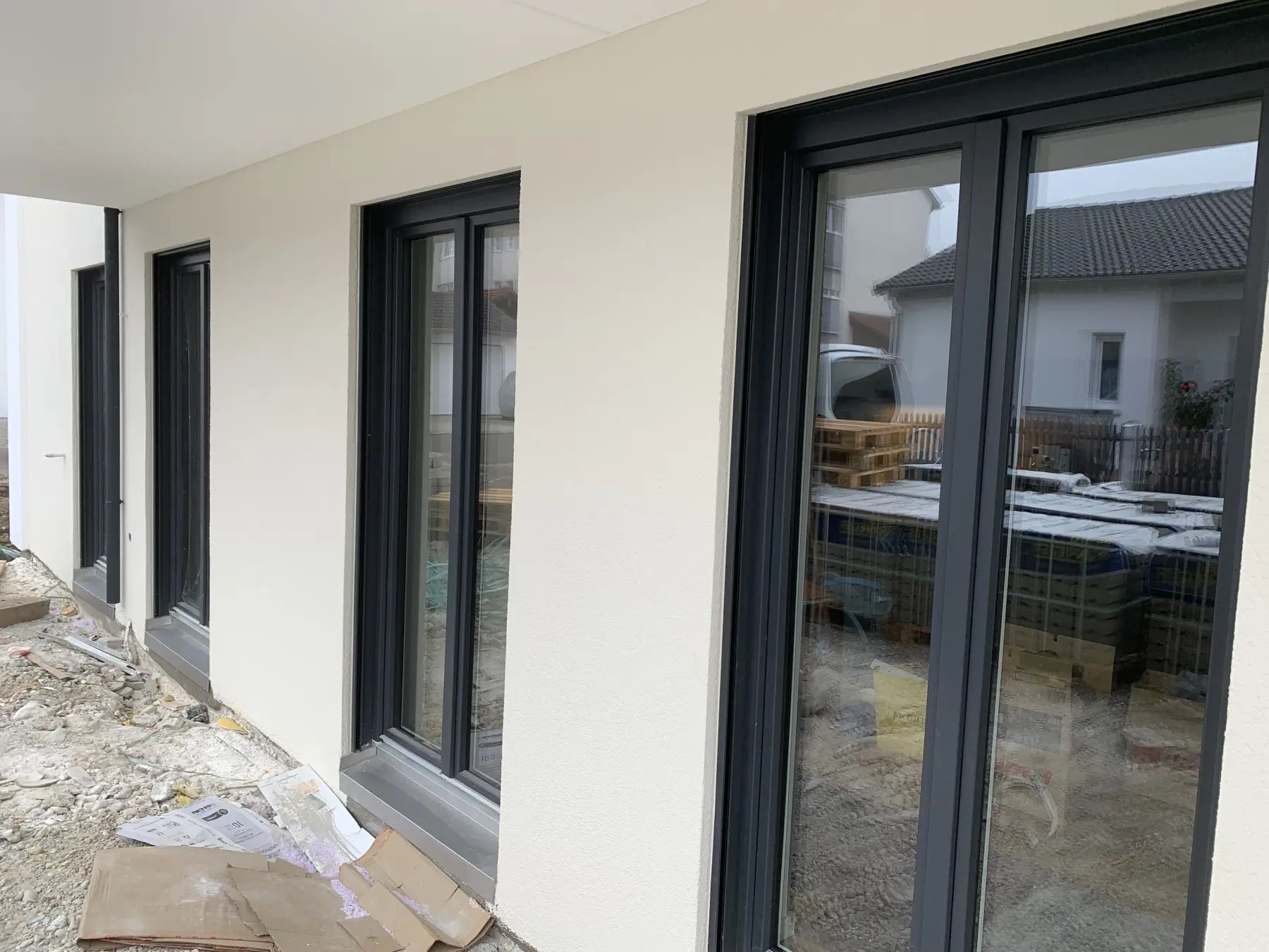 Fenster Haus & Nebeneingangstüren von montageteam oberbayern
