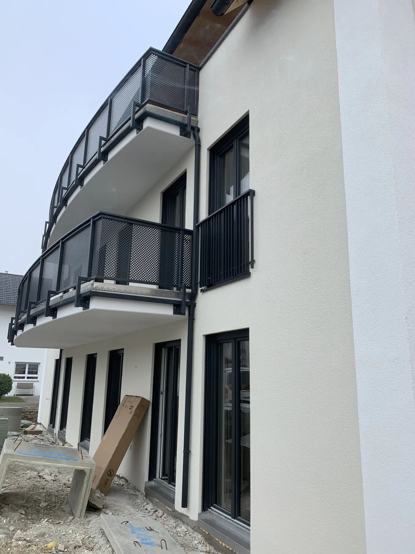 Fenster Haus & Nebeneingangstüren von montageteam oberbayern