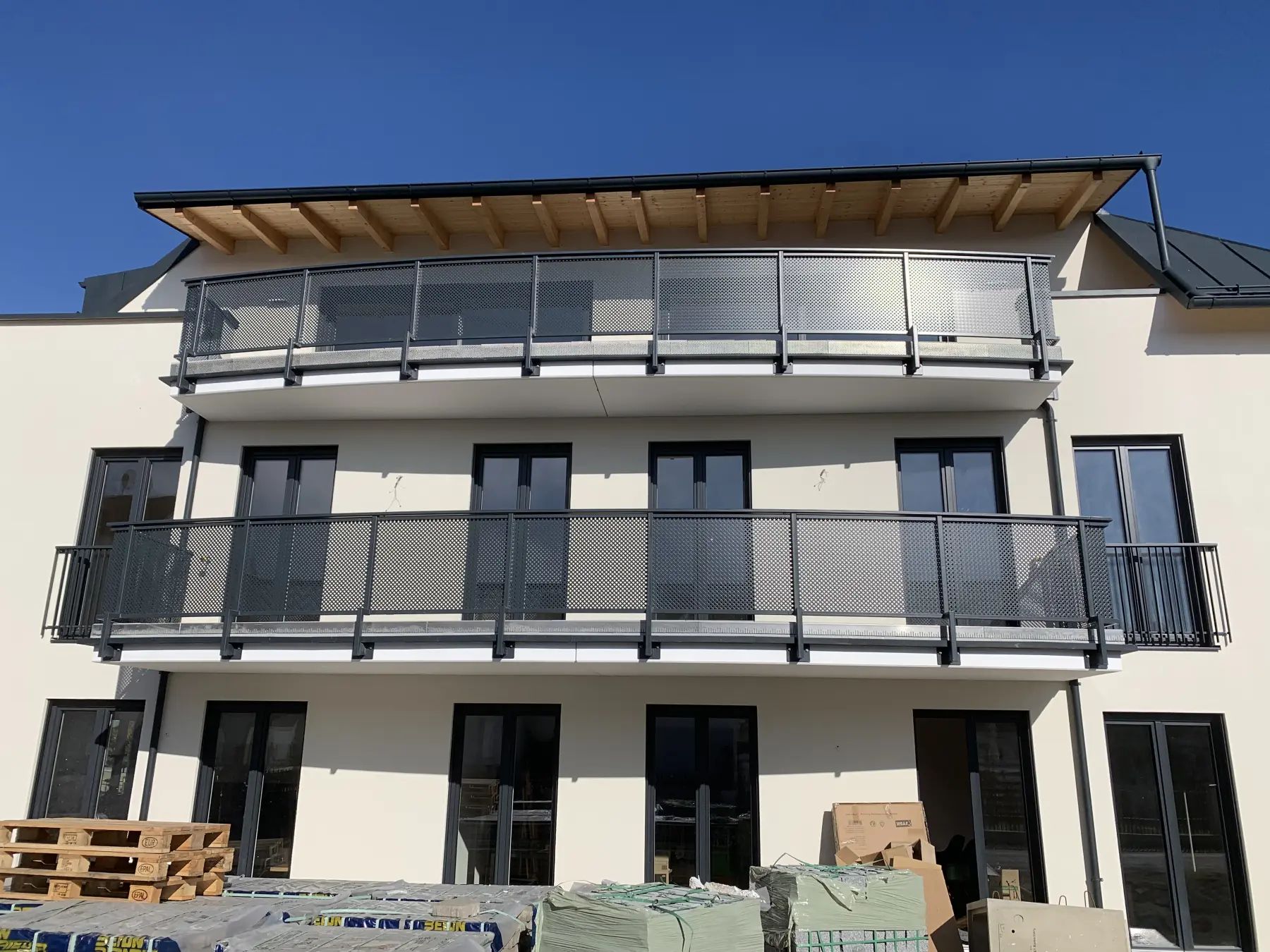Fenster Haus & Nebeneingangstüren von montageteam oberbayern
